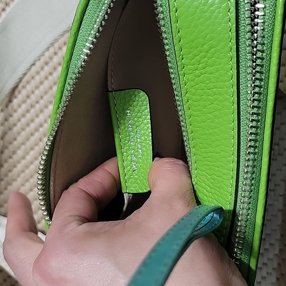 Tory Burch Vibrant Green Leather Bag - Picture 5 of 10